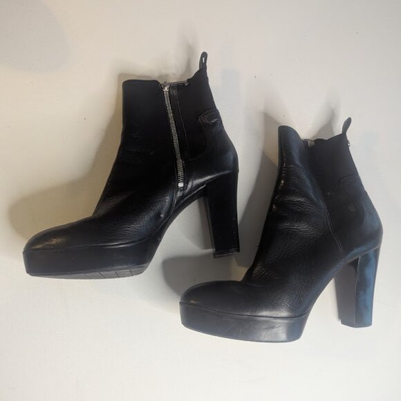 BLACK LEATHER STRETCH ANKLE BOOTS 10M DONALD PLINER - Picture 2 of 6